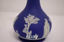 Victorian Cobalt Blue Wedgwood Jasperware Vase 1884 Victorian Cobalt Blue Wedgwood Jasperware Vase 1884