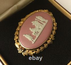 Vintage Gold Plated Classical Pink Jasper Ware Wedgwood England Brooch Pin Boxed