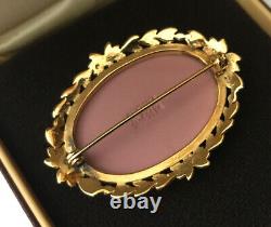 Vintage Gold Plated Classical Pink Jasper Ware Wedgwood England Brooch Pin Boxed