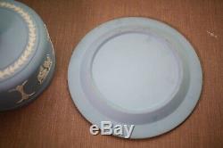 Vintage NEAR MINT Wedgwood Jasperware Classic Blue Cake Plate With Lid England