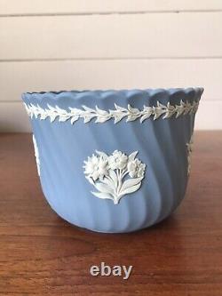 Vintage Wedgwood Jasperware Fluted Planter Jardiniere Cachepot England Floral