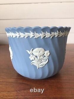 Vintage Wedgwood Jasperware Fluted Planter Jardiniere Cachepot England Floral