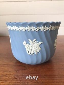 Vintage Wedgwood Jasperware Fluted Planter Jardiniere Cachepot England Floral