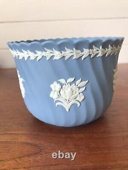 Vintage Wedgwood Jasperware Fluted Planter Jardiniere Cachepot England Floral