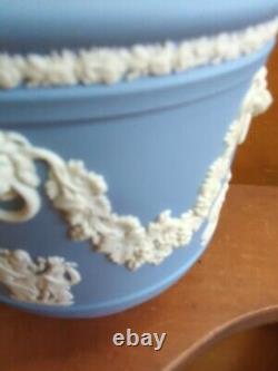 Vintage Wedgwood Jasperware Jardiniere Cache Pot, Planter, White Over Blue