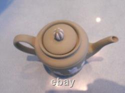 Vintage Wedgwood Jasperware Miniature Green One Cup Teapot Perfect 3.75