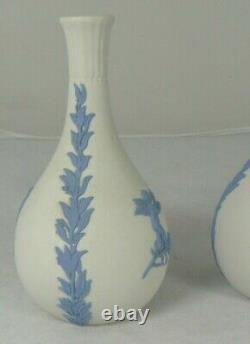 Vintage Wedgwood Reverse Jasperware Pair Vases 5.5 Tall