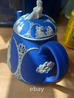 WEDGWOOD ANTIQUE COBALT BLUE JASPERWARE Pre 1891 Coffee Pot with'Sibyl Finial