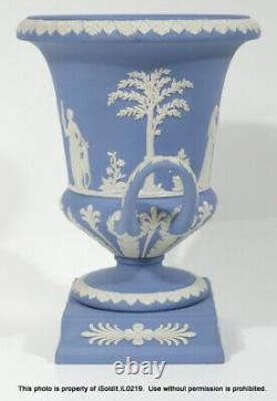 WEDGWOOD BLUE JASPERWARE LARGE DOUBLE HANDLED TROPHY URN Vase Compote