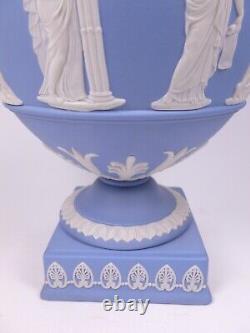 WEDGWOOD JASPER WARE GREEK MUSES LIDDED VASE c. 1969