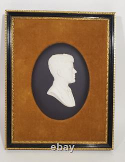 WEDGWOOD -JOHN F. KENNEDY Medallion Jasperware Cameo White on Black Basalt Frame