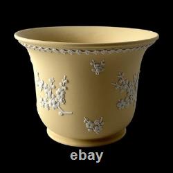 WEDGWOOD Jasperware Handcrafted Primrose Yellow Jardiniere Planter'76
