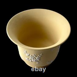 WEDGWOOD Jasperware Handcrafted Primrose Yellow Jardiniere Planter'76