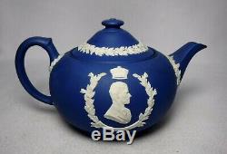 WEDGWOOD china Royal Blue Jasperware QUEEN ELIZABETH Coronation Teapot 3 cup