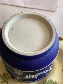 Wedgwood Antique Dark Blue Jasperware Jardiniere Planter/ Pot/vase