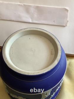 Wedgwood Antique Dark Blue Jasperware Jardiniere Planter/ Pot/vase