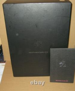 Wedgwood BLACK & YELLOW Jasperware OLYMPIC DISCUS THROWER Figure 2012 Boxed