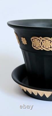 Wedgwood Black And Cane Jasperware Planter And Tray Library Collection