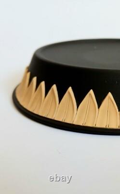 Wedgwood Black And Cane Jasperware Planter And Tray Library Collection