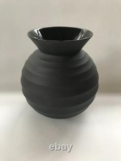 Wedgwood Black Jasper ware Nick Munro vase in excellent condition