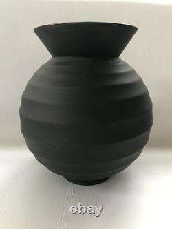 Wedgwood Black Jasper ware Nick Munro vase in excellent condition