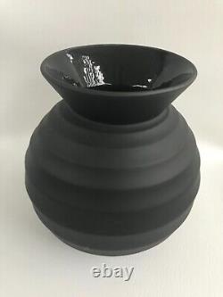 Wedgwood Black Jasper ware Nick Munro vase in excellent condition