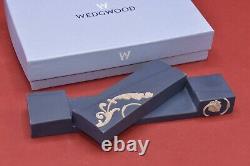 Wedgwood Craftsman Collection Jasper Ware Portland Blue Japanesque Paperweight