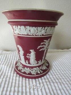 Wedgwood Crimson dipped Jasperware vase, c 1920