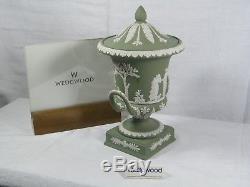 Wedgwood Green Jasper Ware Pedestal Campana 1969 and extremely Rare, ! 