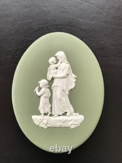 Wedgwood Green Jasperware silver cross Pram Plaque in excellent condition
