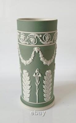 Wedgwood Jasperware Antique Green White Dip Spill Vase Acanthus and Bellflowers
