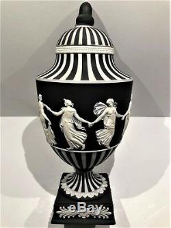 Wedgwood Jasperware Black Dancing Hours/engine Turning Pedestal Vase C. 1955
