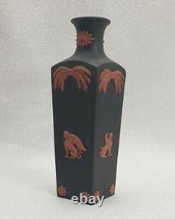 Wedgwood Jasperware Black & Terracotta Egyptian Bottle Vase Excellent Condition
