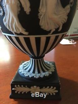 Wedgwood Jasperware Black & White Striped Dancing Hours 9.5 Urn with lid NICE