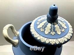 Wedgwood Jasperware Blue Covered Vase Urn with Melpomene & Erato (40) NOS NEW