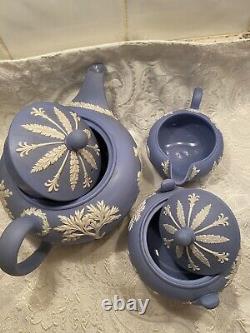 Wedgwood Jasperware Blue Cream on Lavender 1965 Teapot, Creamer and Sugar MINT