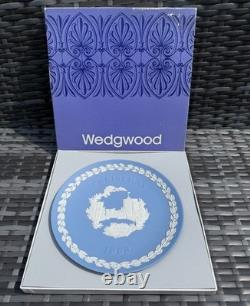 Wedgwood Jasperware Christmas Plates Complete 20-Year Set 1969-1988, England