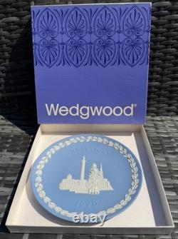 Wedgwood Jasperware Christmas Plates Complete 20-Year Set 1969-1988, England