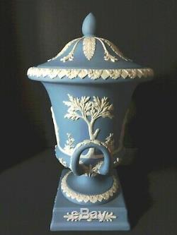 Wedgwood Jasperware Cream Color On Lavender Urn Vase #7682292