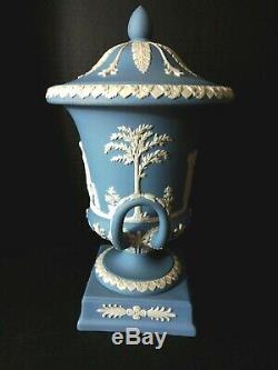 Wedgwood Jasperware Cream Color On Lavender Urn Vase #7682292