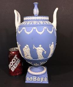 Wedgwood Jasperware Pale Blue/White Muses Lidded URN Handled Vase AS-IS, CHIP