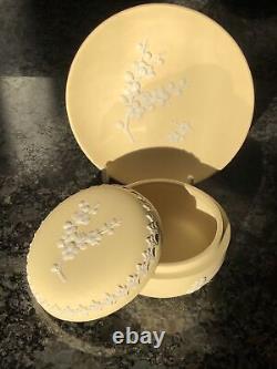 Wedgwood Jasperware Yellow Primrose Round Lidded Box & Plate