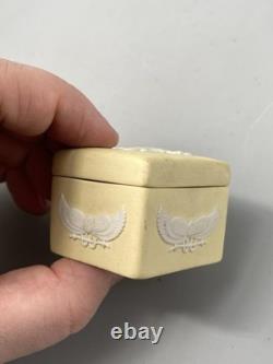 Wedgwood Primrose Yellow Jasperware Jasper Egyptian Sphynx Square Trinket Box Wedgwood Primrose Yellow Jasperware Jasper Egyptian Sphynx Square Trinket Box