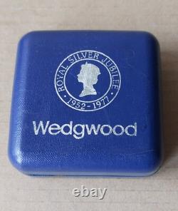 Wedgwood ROYAL BLUE Jasperware + SILVER BRITISH Queen Jubilee Miniature Box