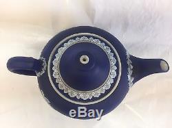 Wedgwood Royal Dark Blue Jasperware Tea Pot 5 H 8 W White Inside