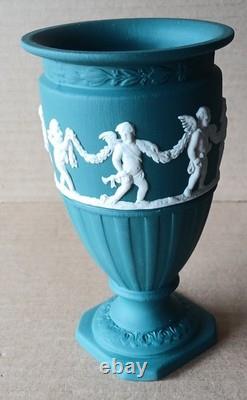 Wedgwood SPRUCE GREEN Jasper CHERUB VASE