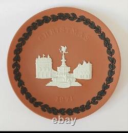 Wedgwood Tri Colour Jasperware Rare 1974 Piccadilly Circus Christmas Plate