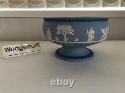 Wedgwood Tri-coloured Jasperware pedestal bowl in excellent condition