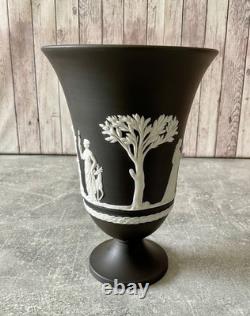 Wedgwood White On Black Jasper Jasperware Large Arcadian Vase