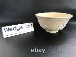 Wedgwood Yellow Jasperware Primrose pattern pedestal bowl in excellent condition